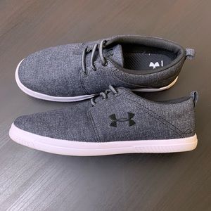 Boys Under Armour Slip On Shoes Size 5.5Y